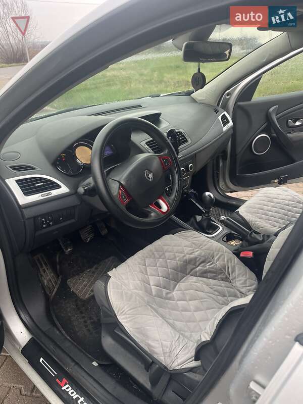 Хэтчбек Renault Megane 2010 в Горбовой фото 4 Хэтчбек Renault Megane 2010 в Горбовой