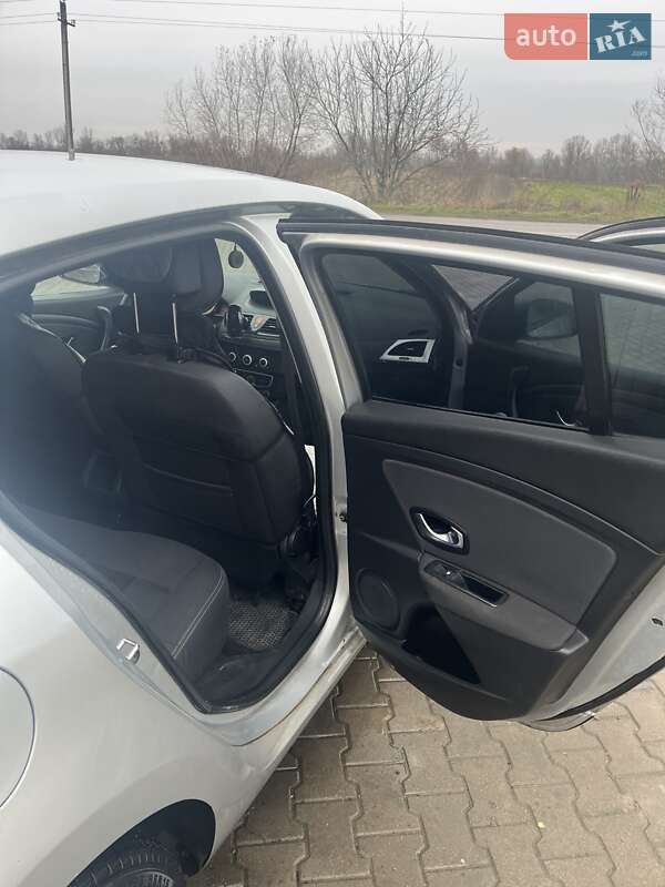 Хэтчбек Renault Megane 2010 в Горбовой фото 11 Хэтчбек Renault Megane 2010 в Горбовой