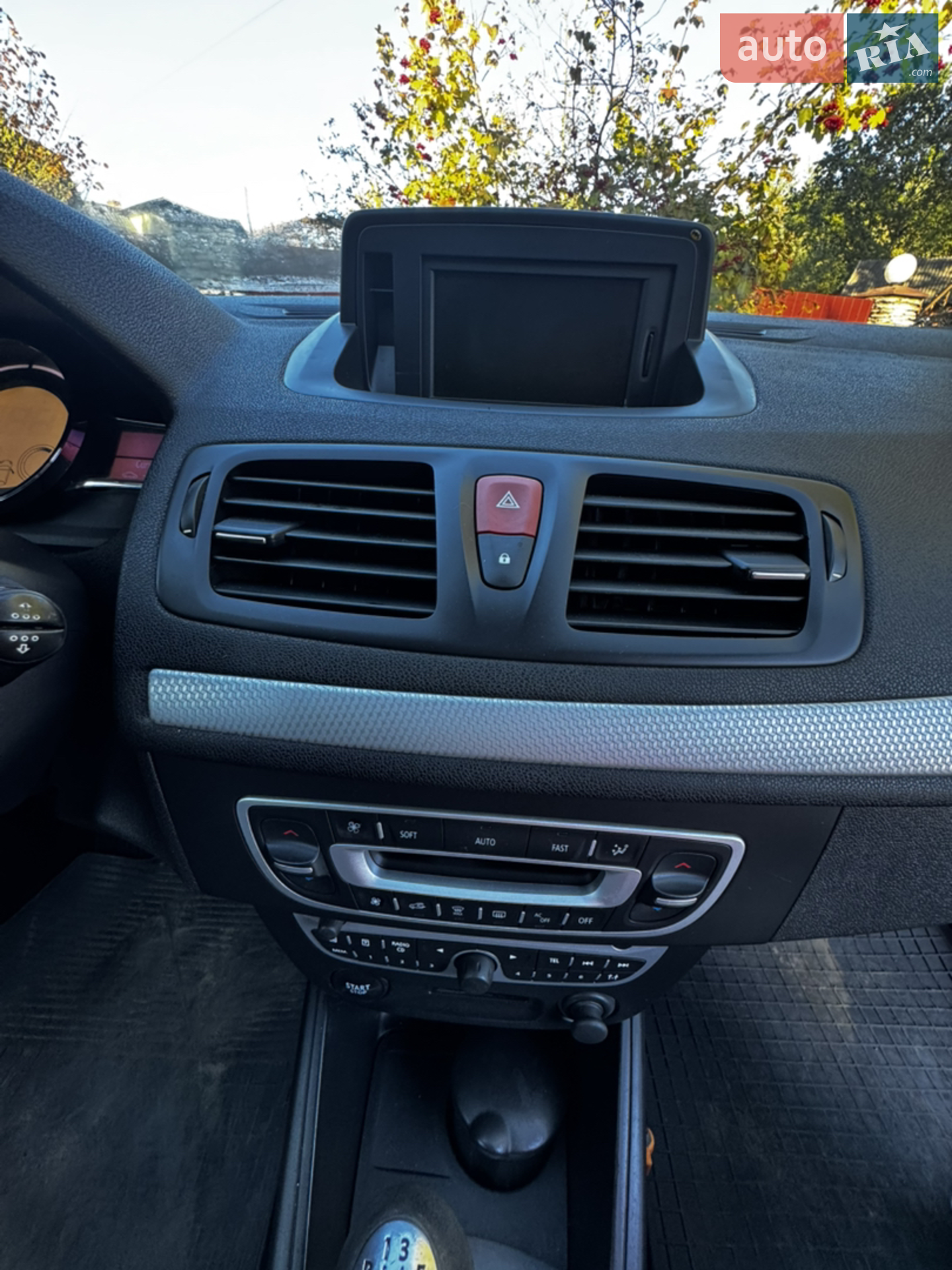 2010 Renault Megane - мініатюра 11