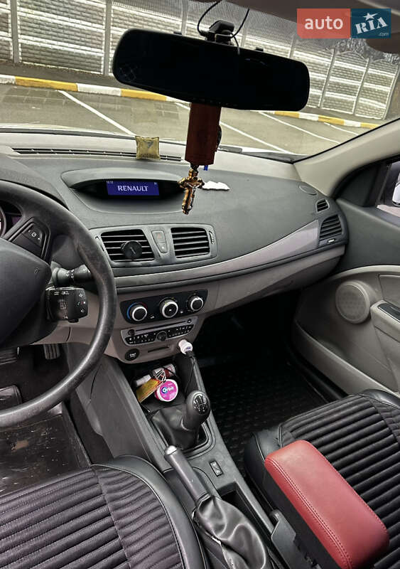 Хетчбек Renault Megane 2011 в Києві фото 5 Хетчбек Renault Megane 2011 в Києві