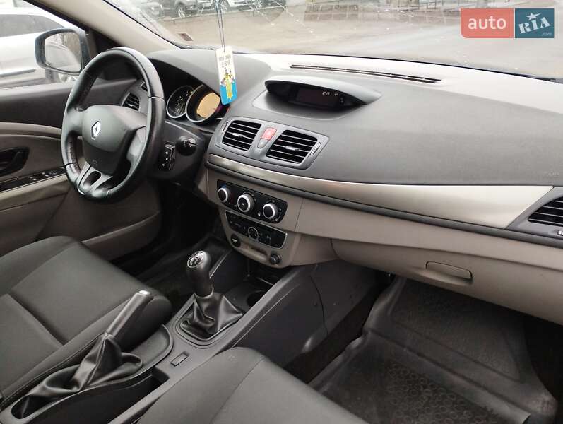 Универсал Renault Megane 2010 в Остроге фото 25 Универсал Renault Megane 2010 в Остроге