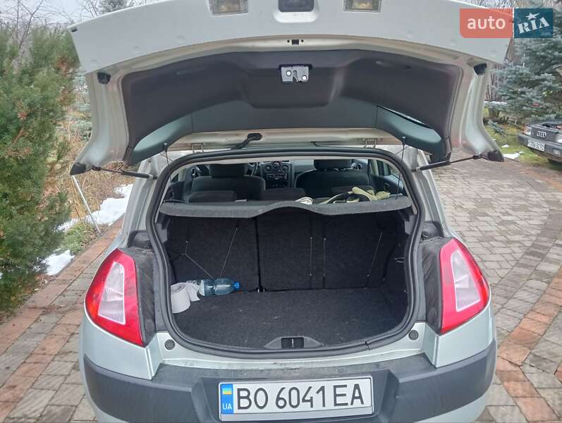 Хэтчбек Renault Megane 2003 в Болехове