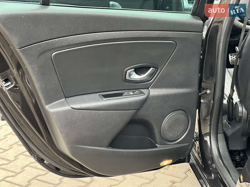 Универсал Renault Megane 2010 в Луцке фото 42 Универсал Renault Megane 2010 в Луцке