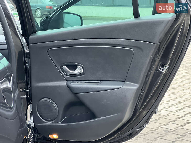 Универсал Renault Megane 2010 в Луцке фото 47 Универсал Renault Megane 2010 в Луцке