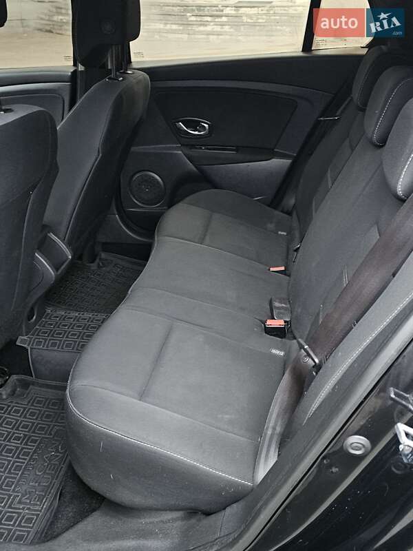 Универсал Renault Megane 2014 в Киеве фото 17 Универсал Renault Megane 2014 в Киеве