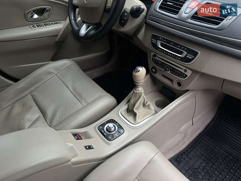 Універсал Renault Megane 2010 в Дніпрі фото 11 Універсал Renault Megane 2010 в Дніпрі