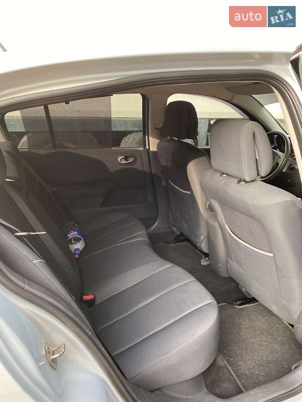 Седан Renault Megane 2004 в Новояворовске фото 8 Седан Renault Megane 2004 в Новояворовске