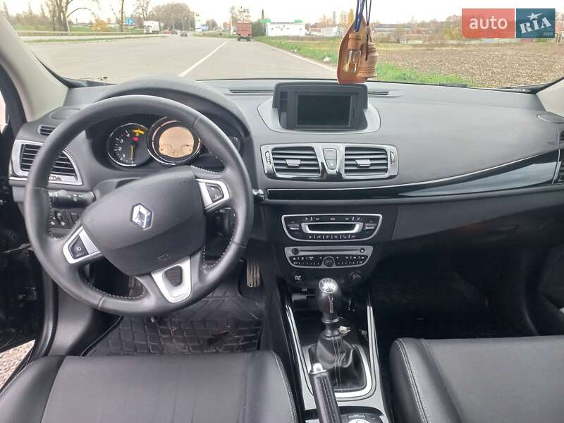 Хэтчбек Renault Megane 2011 в Ромнах