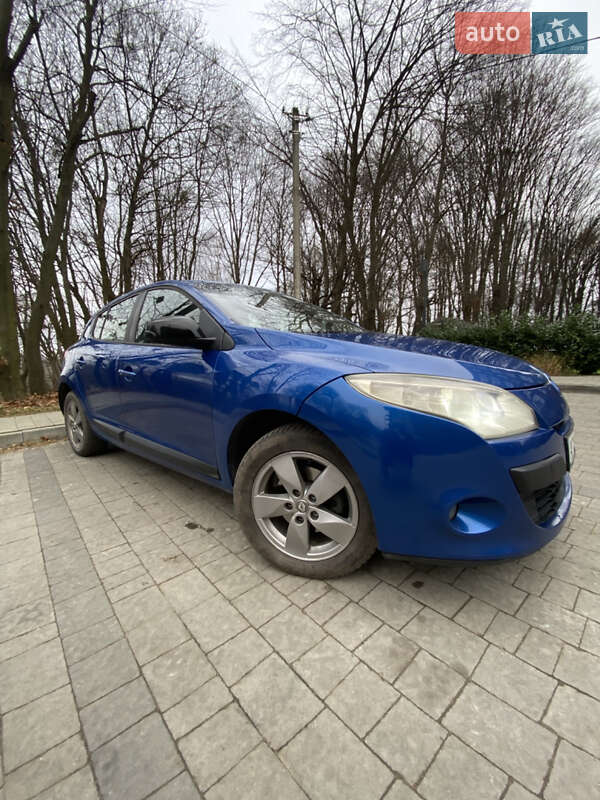Хетчбек Renault Megane 2011 в Львові фото 3 Хетчбек Renault Megane 2011 в Львові