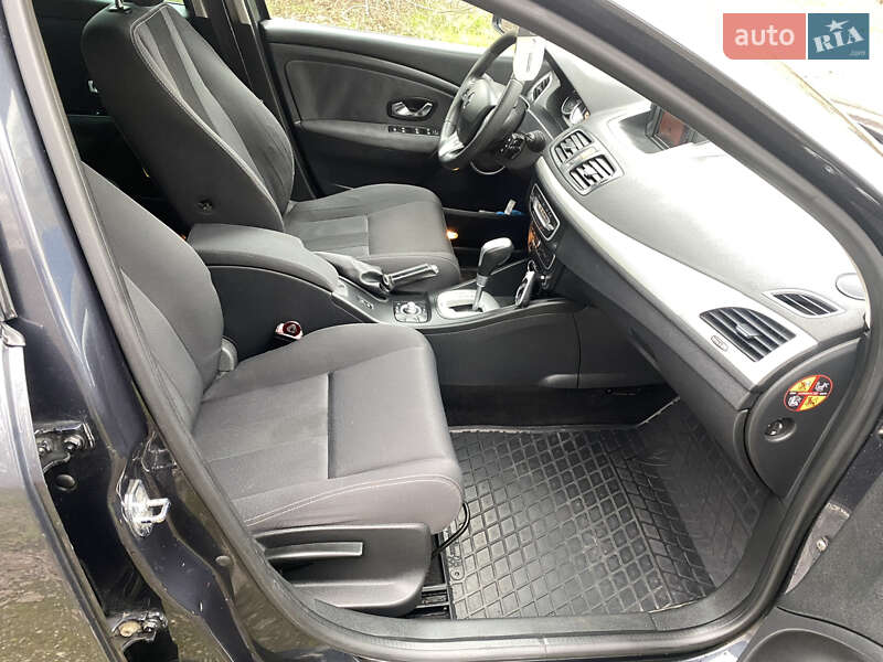 Универсал Renault Megane 2010 в Кривом Роге фото 13 Универсал Renault Megane 2010 в Кривом Роге