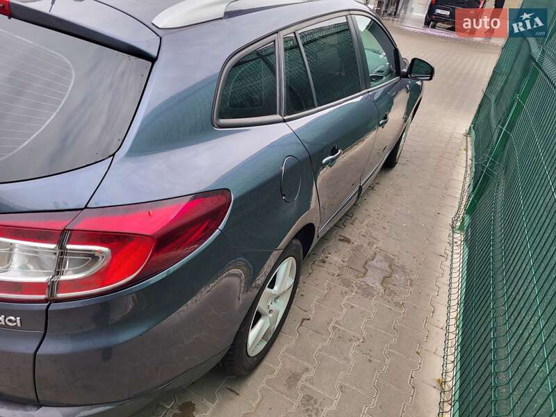 Универсал Renault Megane 2015 в Обухове фото 6 Универсал Renault Megane 2015 в Обухове