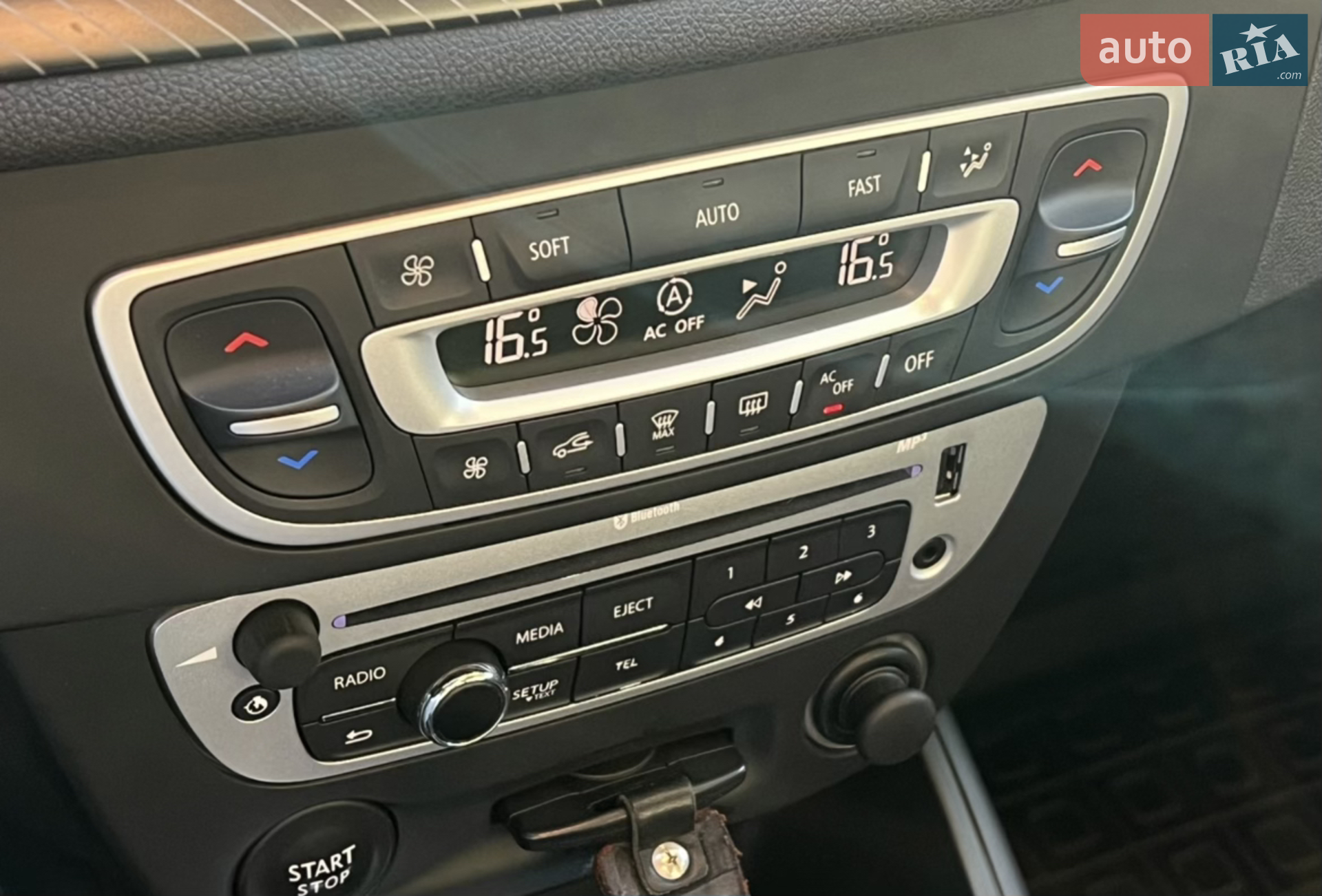 2012 Renault Megane - мініатюра 11