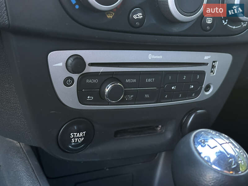 Хэтчбек Renault Megane 2014 в Одессе фото 48 Хэтчбек Renault Megane 2014 в Одессе