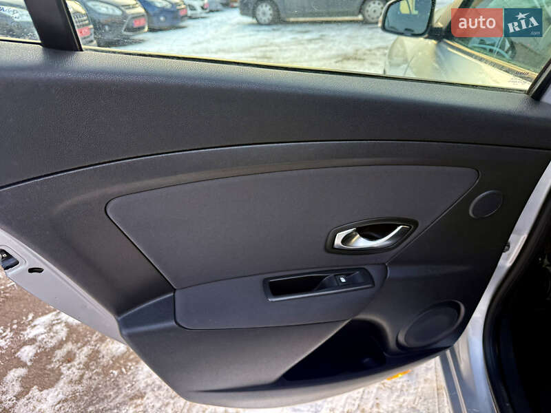 Универсал Renault Megane 2011 в Ровно фото 18 Универсал Renault Megane 2011 в Ровно