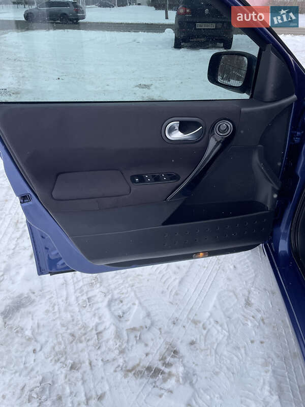 Хэтчбек Renault Megane 2004 в Каменском фото 14 Хэтчбек Renault Megane 2004 в Каменском