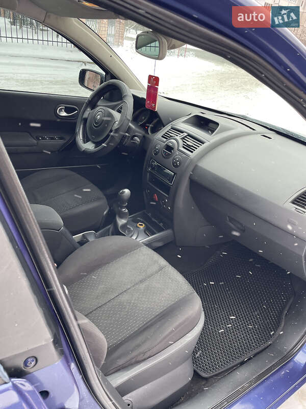 Хэтчбек Renault Megane 2004 в Каменском фото 31 Хэтчбек Renault Megane 2004 в Каменском