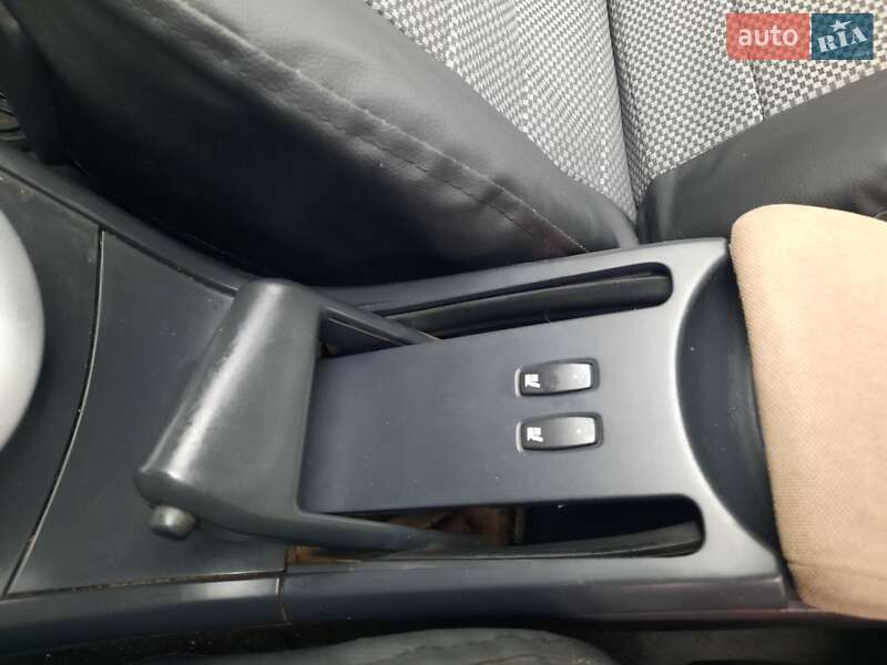 Седан Renault Megane 2006 в Лубнах