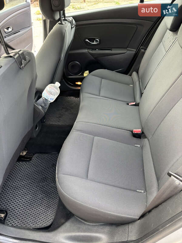 Универсал Renault Megane 2012 в Николаеве фото 17 Универсал Renault Megane 2012 в Николаеве