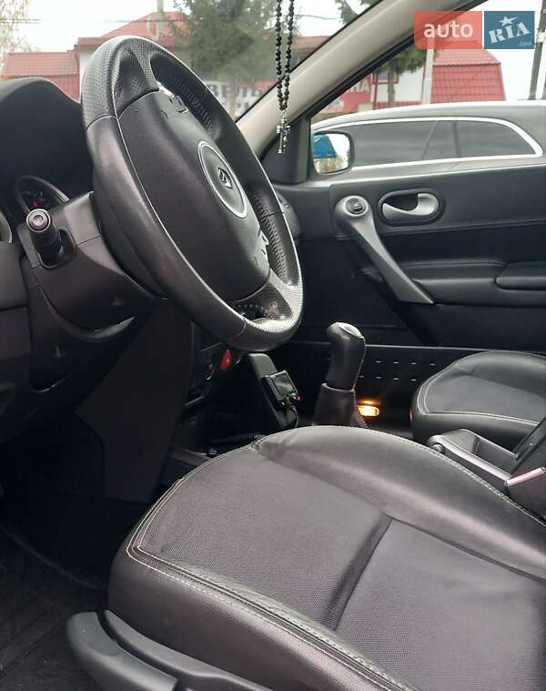 Хэтчбек Renault Megane 2008 в Городке