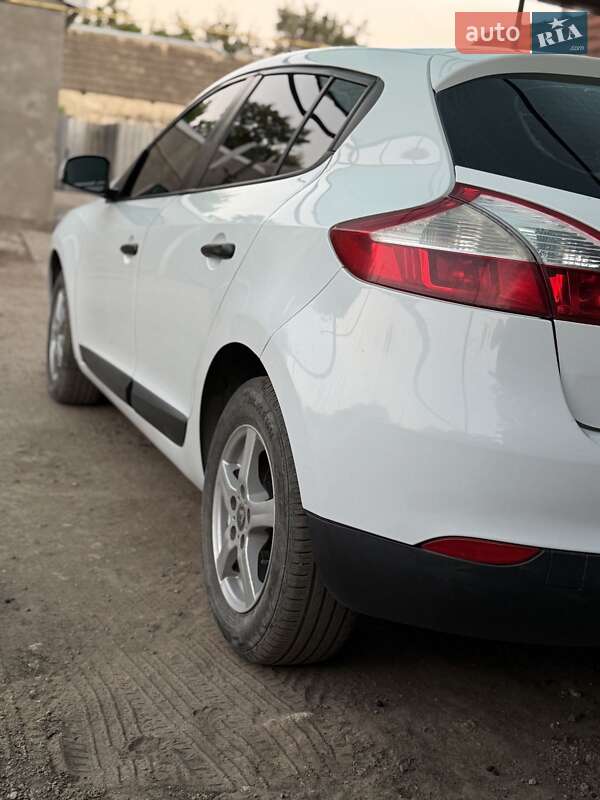 Хэтчбек Renault Megane 2012 в Веселинове