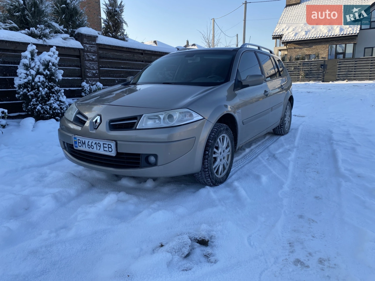 Автомобіль у доброму стані 1.6 газ/бензин, без підкрасів. Має гарну комплектацію: клімат-контроль, круїз-контроль, 4 склопідʼйомника, бортовий компʼютер, панорамний дах, регулювання сидіння водія по висоті та ін. Зимова резина R16. Вчасно обслуговувалася, по дорозі їде мʼяко та тихо. Два комплекти ключів. Новий власник буде задоволений