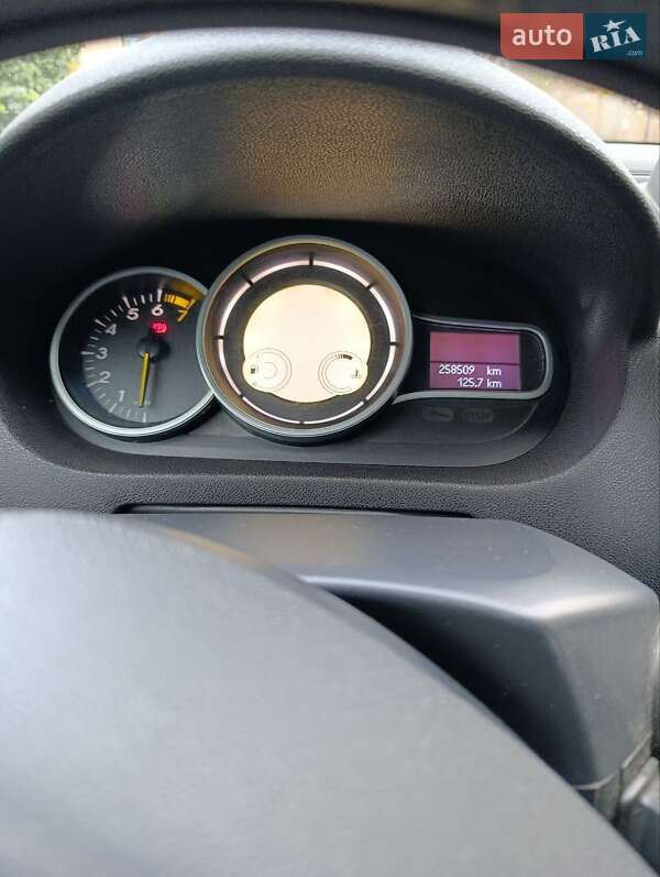 Универсал Renault Megane 2011 в Ужгороде фото 7 Универсал Renault Megane 2011 в Ужгороде