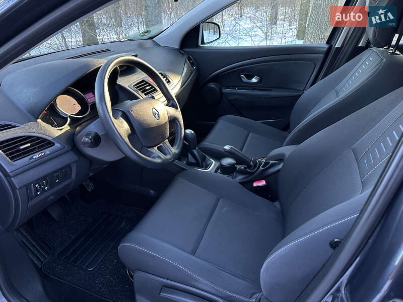 Хэтчбек Renault Megane 2009 в Луцке фото 35 Хэтчбек Renault Megane 2009 в Луцке