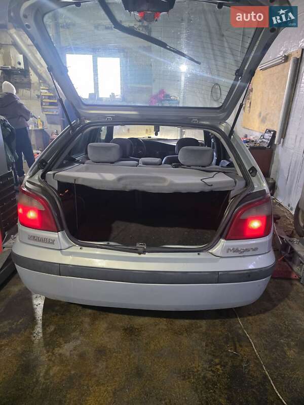 Хэтчбек Renault Megane 2001 в Днепре