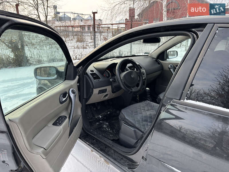 Хэтчбек Renault Megane 2002 в Глобине