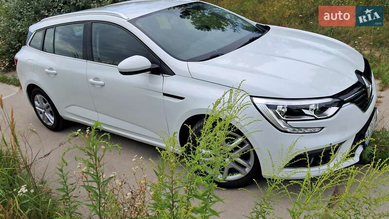 Универсал Renault Megane 2017 в Вишневом