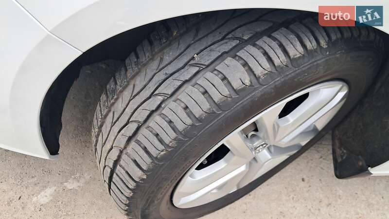 Универсал Renault Megane 2017 в Вишневом