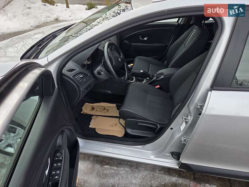Универсал Renault Megane 2012 в Нововолынске фото 14 Универсал Renault Megane 2012 в Нововолынске