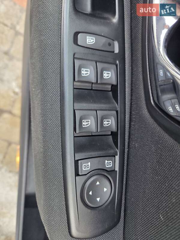 Универсал Renault Megane 2012 в Нововолынске фото 17 Универсал Renault Megane 2012 в Нововолынске