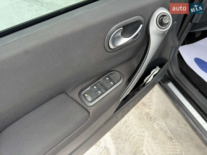 Хэтчбек Renault Megane 2006 в Звягеле фото 18 Хэтчбек Renault Megane 2006 в Звягеле