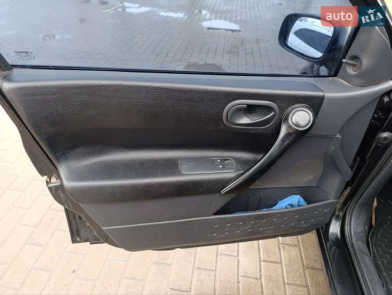 Седан Renault Megane 2005 в Тернополі фото 6 Седан Renault Megane 2005 в Тернополі