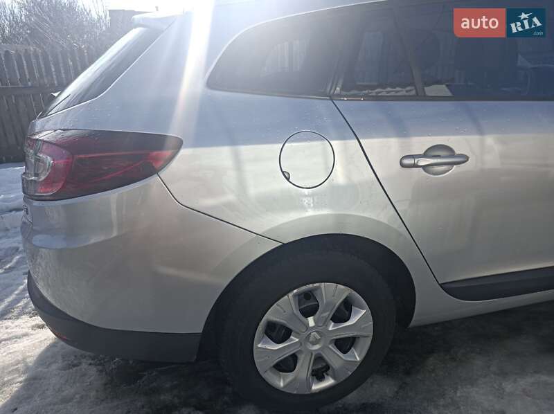 Универсал Renault Megane 2010 в Ракитном фото 36 Универсал Renault Megane 2010 в Ракитном