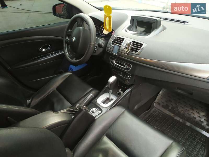 Универсал Renault Megane 2011 в Первомайске фото 5 Универсал Renault Megane 2011 в Первомайске