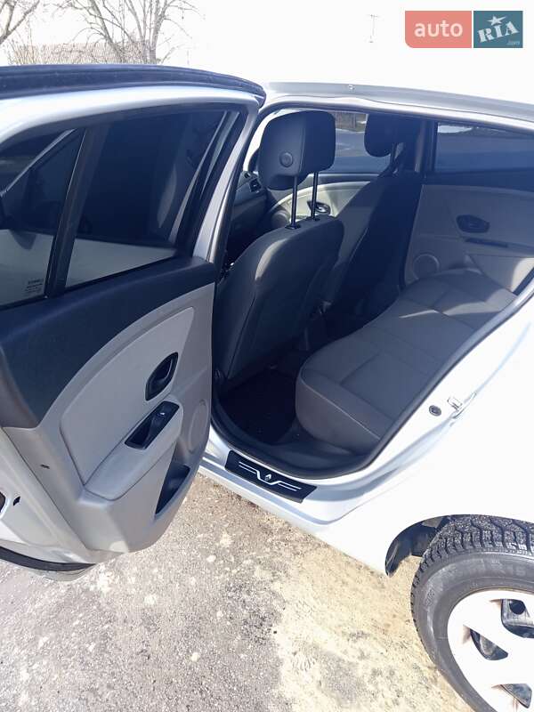 Хэтчбек Renault Megane 2010 в Зенькове фото 8 Хэтчбек Renault Megane 2010 в Зенькове