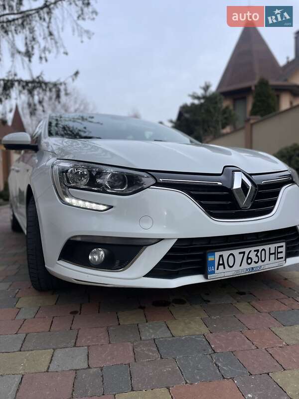 Хэтчбек Renault Megane 2016 в Виноградове фото 9 Хэтчбек Renault Megane 2016 в Виноградове