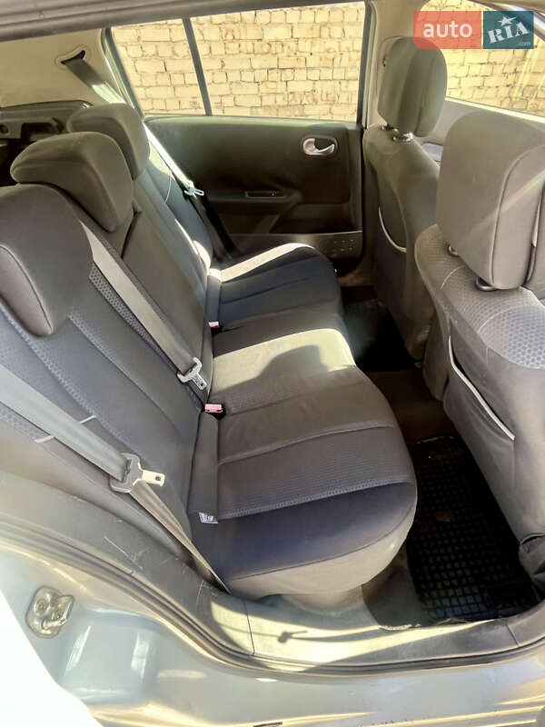 Хэтчбек Renault Megane 2005 в Киеве фото 12 Хэтчбек Renault Megane 2005 в Киеве