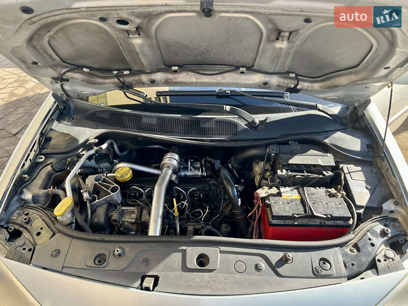 Хэтчбек Renault Megane 2005 в Киеве фото 22 Хэтчбек Renault Megane 2005 в Киеве