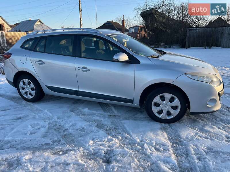 Универсал Renault Megane 2010 в Ракитном фото 6 Универсал Renault Megane 2010 в Ракитном