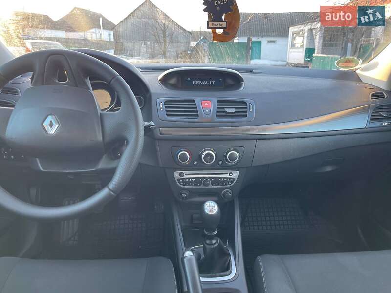Универсал Renault Megane 2010 в Ракитном фото 25 Универсал Renault Megane 2010 в Ракитном