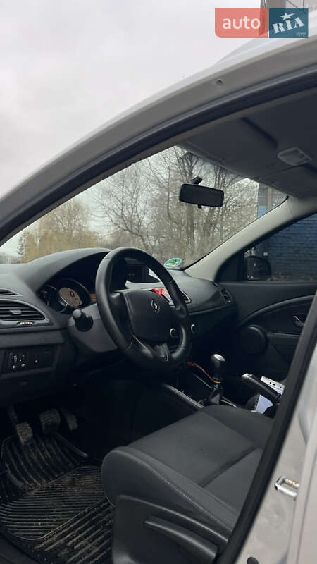 Универсал Renault Megane 2011 в Демидовке