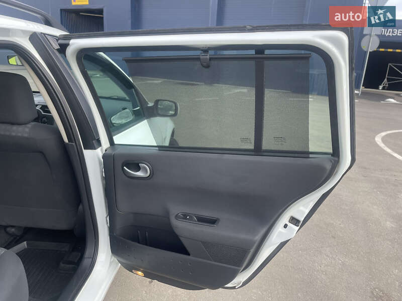 Универсал Renault Megane 2008 в Чернигове фото 17 Универсал Renault Megane 2008 в Чернигове
