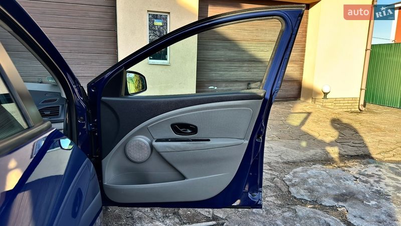 Хэтчбек Renault Megane 2012 в Хороле фото 55 Хэтчбек Renault Megane 2012 в Хороле