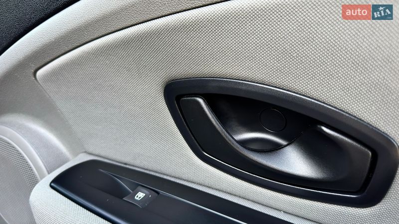 Хэтчбек Renault Megane 2012 в Хороле фото 56 Хэтчбек Renault Megane 2012 в Хороле