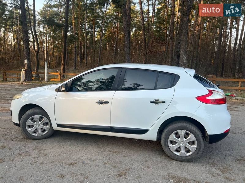 Хэтчбек Renault Megane 2012 в Великих Мостах