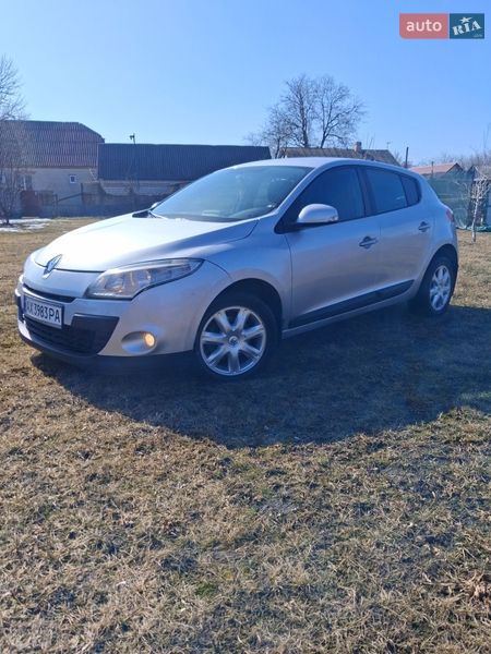 Хетчбек Renault Megane 2011 в Валках