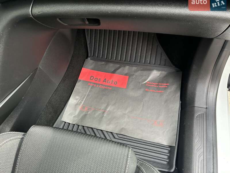 Универсал Renault Megane 2021 в Киеве фото 67 Универсал Renault Megane 2021 в Киеве